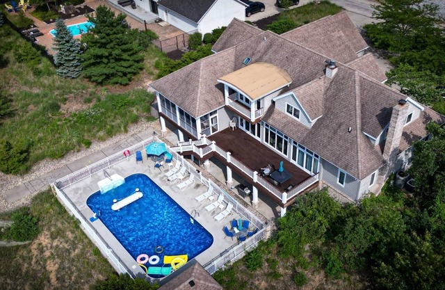 Maison spacieuse de 6 chambres avec piscine chauffée