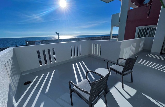 Near AmericnVillage, Chatan! Private detached house with sea view! Groups are welcome! / Chura.