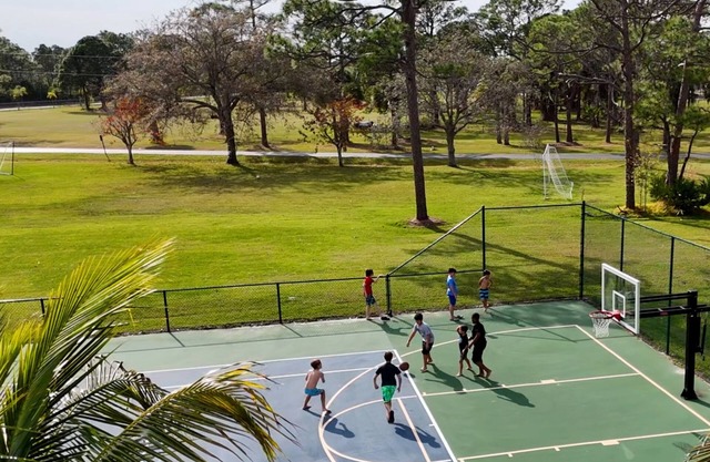 Near Beach W/ Private Lake, Tennis + More!