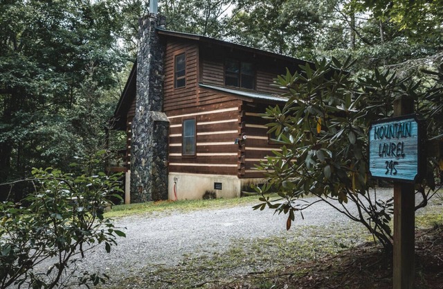 Near Boone | Mountain Laurel Cabin | Firewood | Privacy
