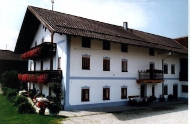 Near Chiemsee: Family-friendly vacation on the **** farm, 3 bedrooms.