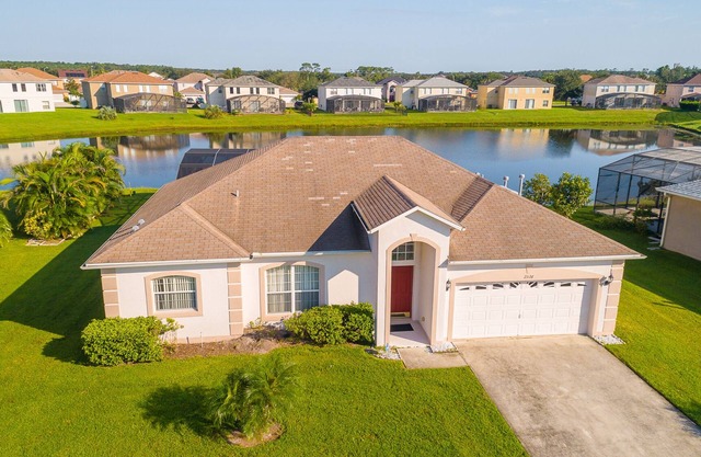 Près de Disney Luxury Lakeside Villa avec bain à remous et Internet sans fil