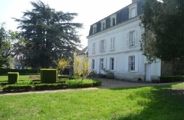 Proche centre Amboise belle propriété familiale dans grand parc clos