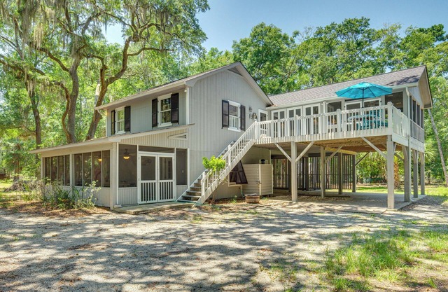 Near Edisto Beach State Park: Home w/ Lanais!