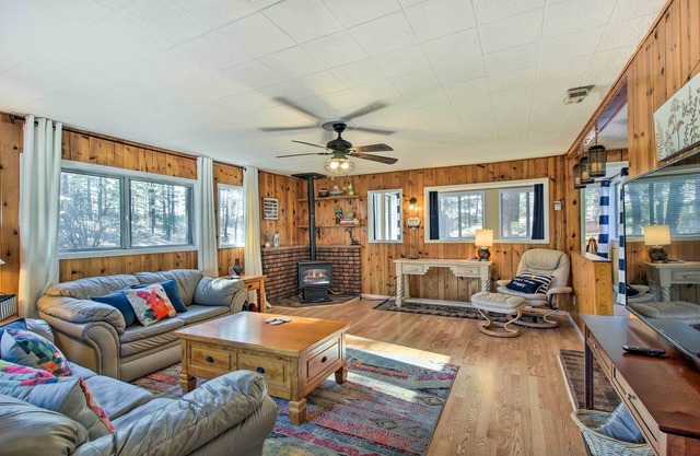 Near Fool Hollow Lake & Trails: Family Cabin