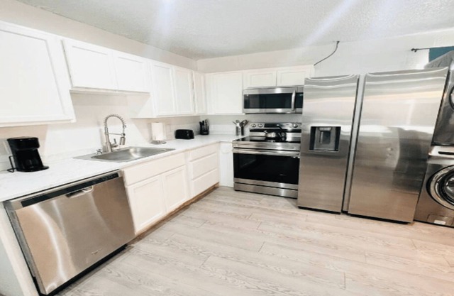 Near Fremont Apartment 3bed,Pet friendly, Parking