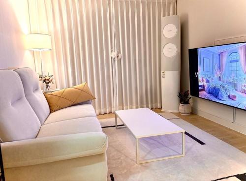 Near Gyeongju City Hwangnidan-gil Donggung and Wolji 3 queen beds 4 air conditioners allergy care beddingAir purifier 1st floor