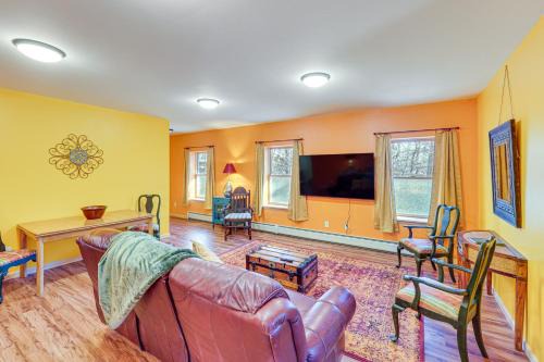 Near Historic Sites Bright Hyde Park Guest Suite