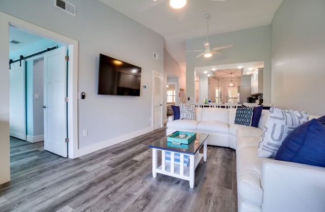 Near IMG - Shorewalk Unit 202 by SeaBreeze Vacation
