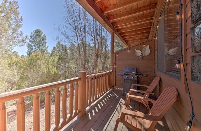 Near Lake and Trails Show Low Condo with Grill!
