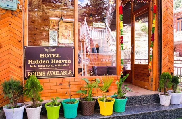 Near Mountain Hotel Hidden Heaven Shimla