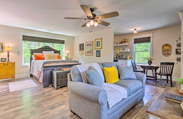 Near Parks, Trails & Lakes: Quaint Landrum Escape!