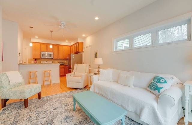 Near Portland Trails: Walkable Apartment w/ Deck