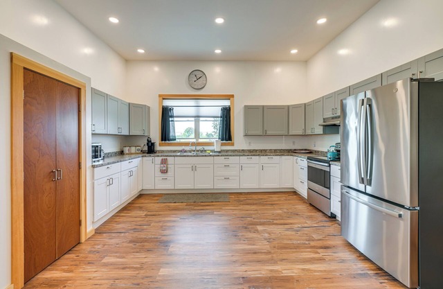 Near River & Boat Tours: Milbridge Condo!