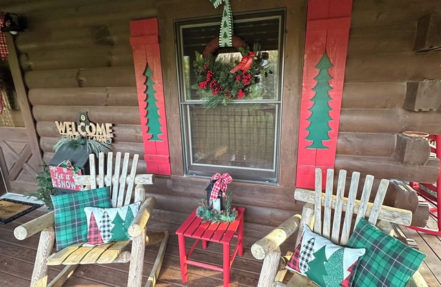 🐻NEAR SEVIERVILLE CONVENTION CTR-5 Stars, Loft, Com. Pool, Hot Tub & Pool Table🐻