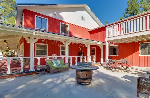 Near Sitgreaves Nat’l Park: High Country Farmhouse