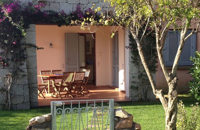 Près de la mer - appartement de trois pièces avec grand jardin dans le BORGO de Porto San Paolo