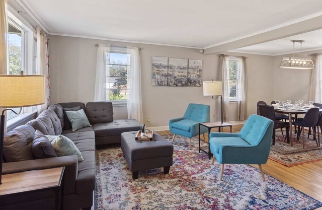 Modern Cayce Cutie- USC, Fort Jackson, Congaree