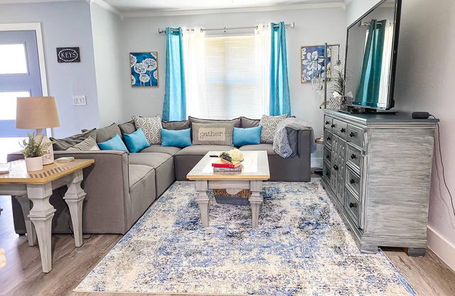 Near White Rock Lake and Arboretum, Relax and Clean 5 Bedrooms