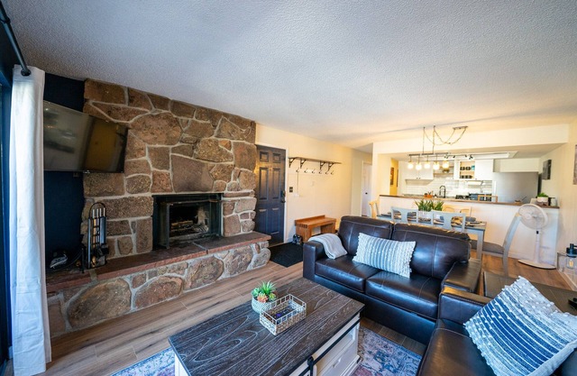 Near Winter Park | 2 King Beds | Pets Stay Free
