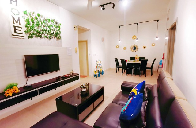 Nearest APT to Legoland-5min walk @ Glory Comfort Suite with Bathtub 1--8pax