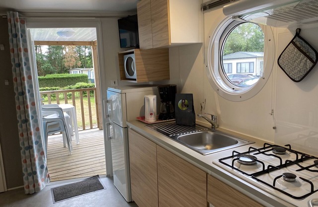 Chalet soigné avec micro-ondes, Anvers à 39 km.