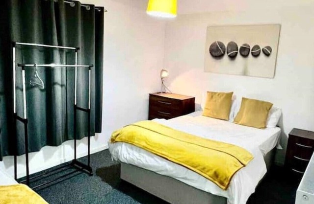 Nechellsleepzzz 10beds free parking. Wheel chair access