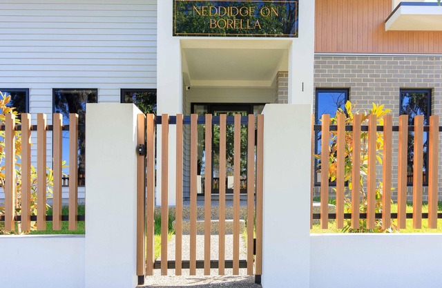 Neddidge Townhouse 1 - Gorgeous three bedroom, two bathroom townhouse
