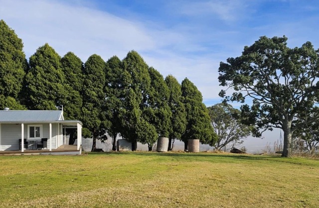 Nelba Cottage Buckajo - spectacular rural views 5 minutes from Bega!