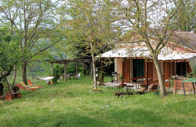 Nespoli: Maison / villa - Nespoli. sur colline entourée par la nature.