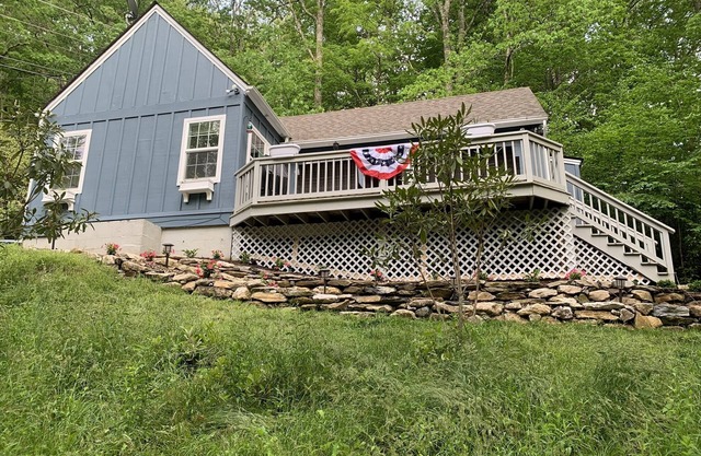Nestled between Cashiers, Highlands, Lake Glenville