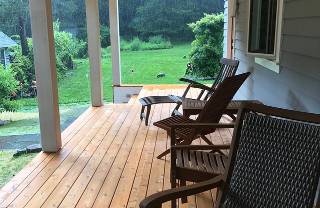 Hip Hudson Valley Homestead Niché dans un paysage luxuriant