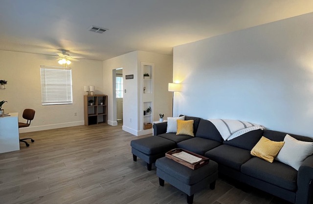 Nestled in North Port. Updated 2 Bed / 1 Bath.