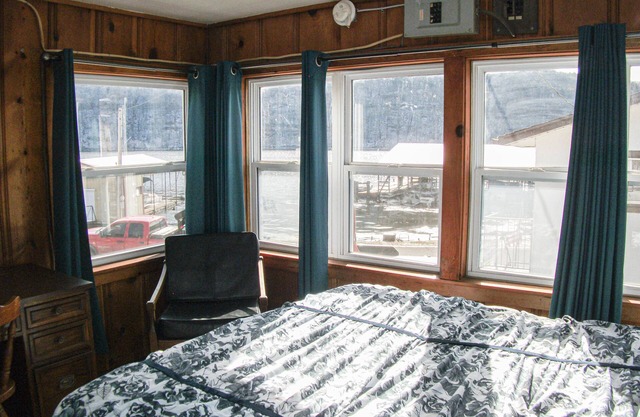 Nestled on the quiet lake in Rockaway Beach