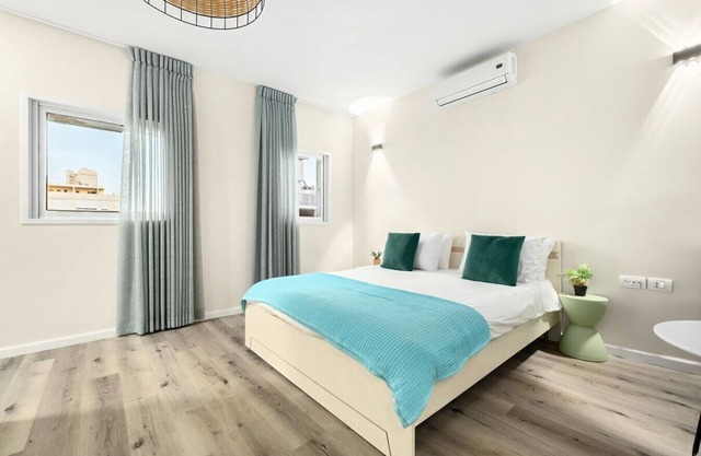 Netanya Beach & Pool Elegant Studio by Sea N' Rent