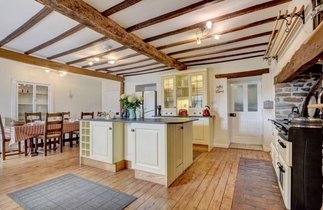 Nethercott Manor - Deux Chambres Maison, Couchages 4