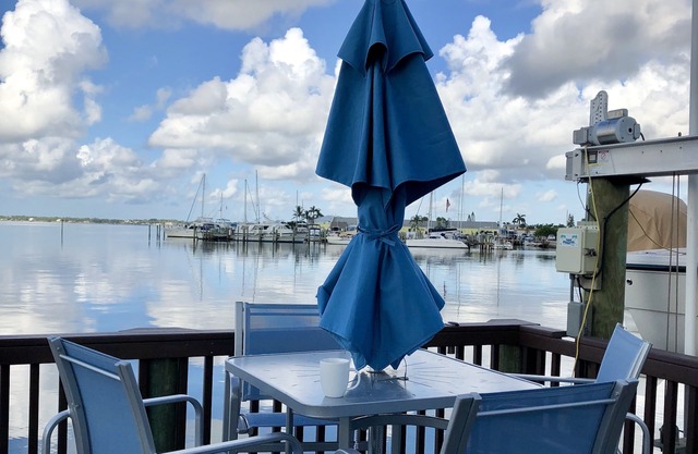 Nettles Island Waterfront Cottage with Private Dock & steps from the Beach