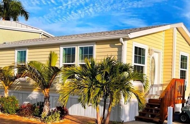 NETTLES NEST...newly built ..Your Sanctuary on Hutchinson Island..a Hidden Gem!