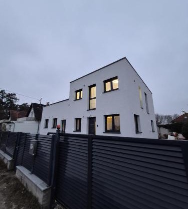 Neubauwohnung mit 80 m2 Terrasse, 8 Minuten von Linz entfernt
