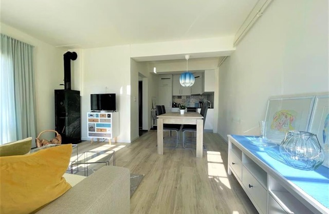 Neue, helle Wohnung auf einem Landgut nähe Schloss