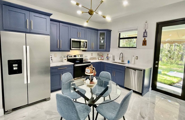 NEW! 2/1 Duplex - Hot Tub -30 min from the beach! for 8 PPL