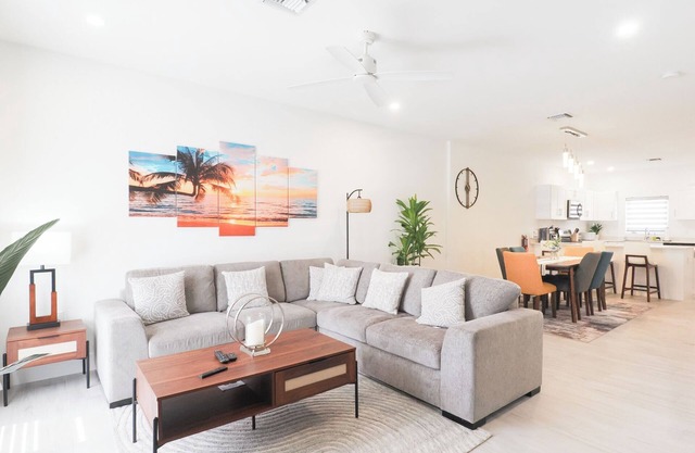 New 2 bed townhome near Blowholes in East End