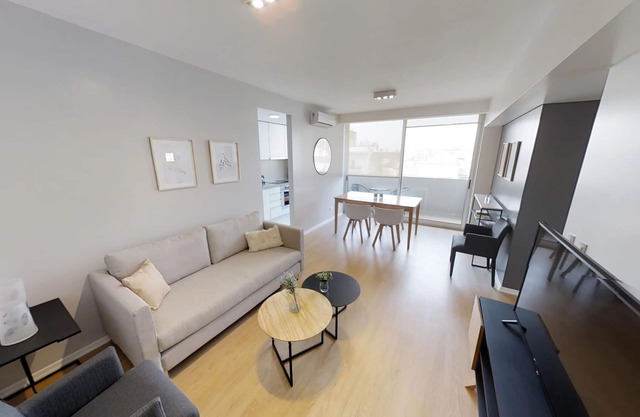 Nouveau 2 Chambre Apt! Entièrement meublé!