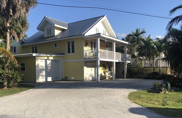 NEW! 2 Private Cottages w/heated Pool, Dogs Welcome