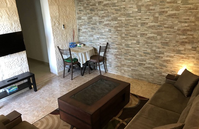Nouveau 2BR Entièrement meublé