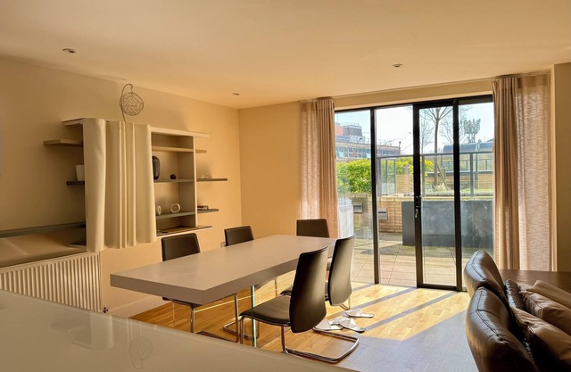 Modern apartment near Tower Bridge in London