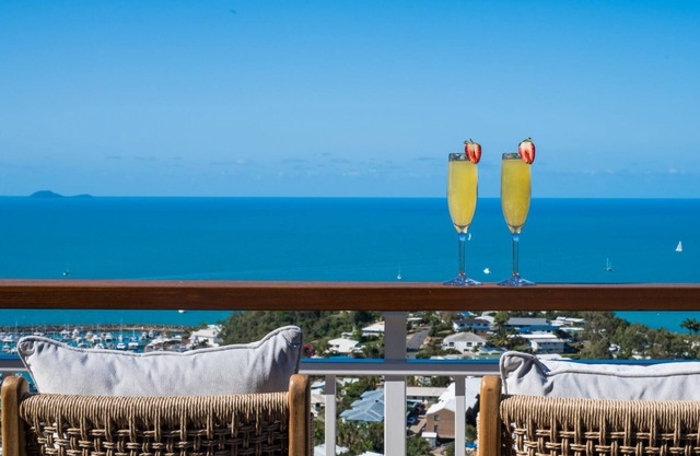 New 3 bed 3.5 bath home in Airlie Beach with breath taking Whitsunday Views