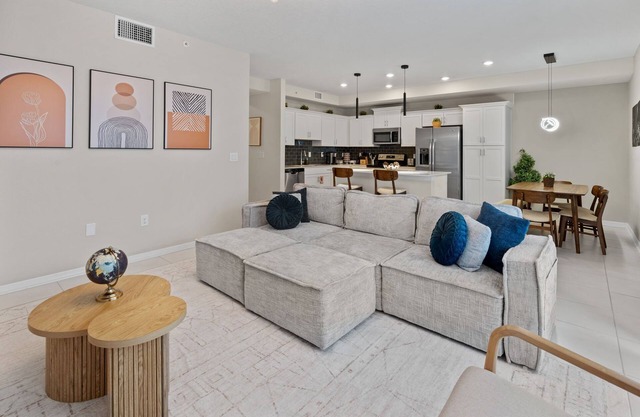 NEW 3BD Themed Room | Near Disney | Amazing Resort