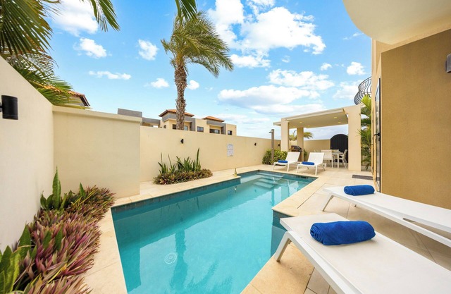 NEW 3BR - 0.5 Miles to the Beach w/ Private Pool, Gym, BBQ in a Gated Community
