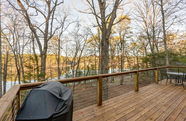 New! 4 Bedroom + 2 Bathroom Lakeview Home!